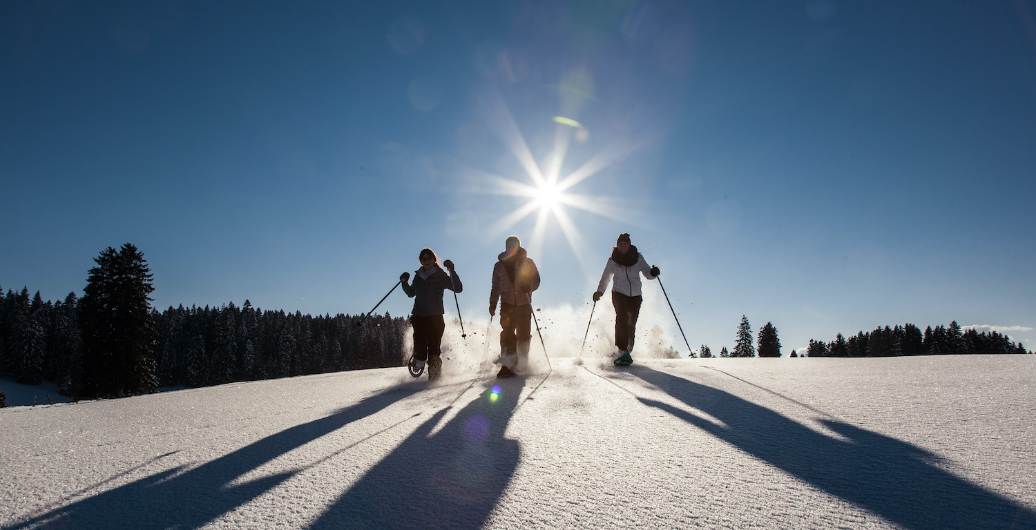 Schneeschuhwanderung im Val-de-Travers, Kanton Neuenburg ©Tourisme neuchâtelois