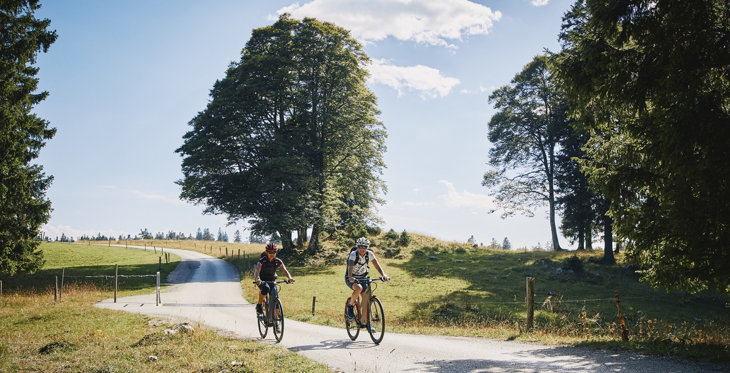 Mit dem Velo, Fahrrad oder eBike unterwegs im Val-de-Travers